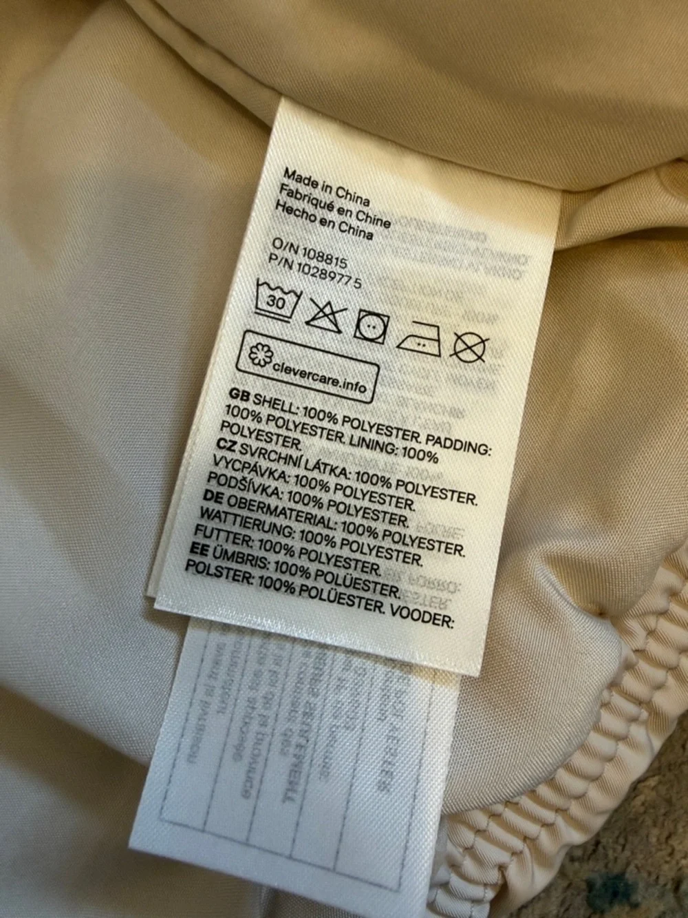 Two-Tone Puffer Vest - Black and Cream - Picture 4 of 4